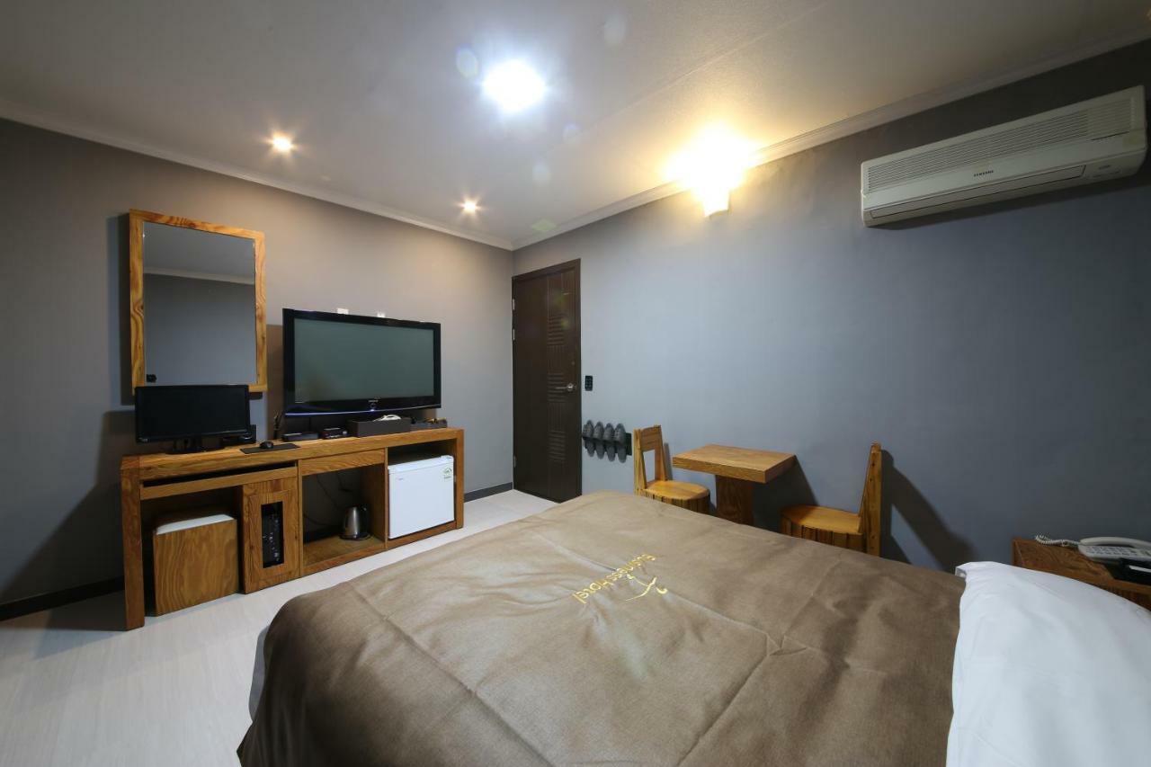 Gung Hotel จอนจู ภายนอก รูปภาพ