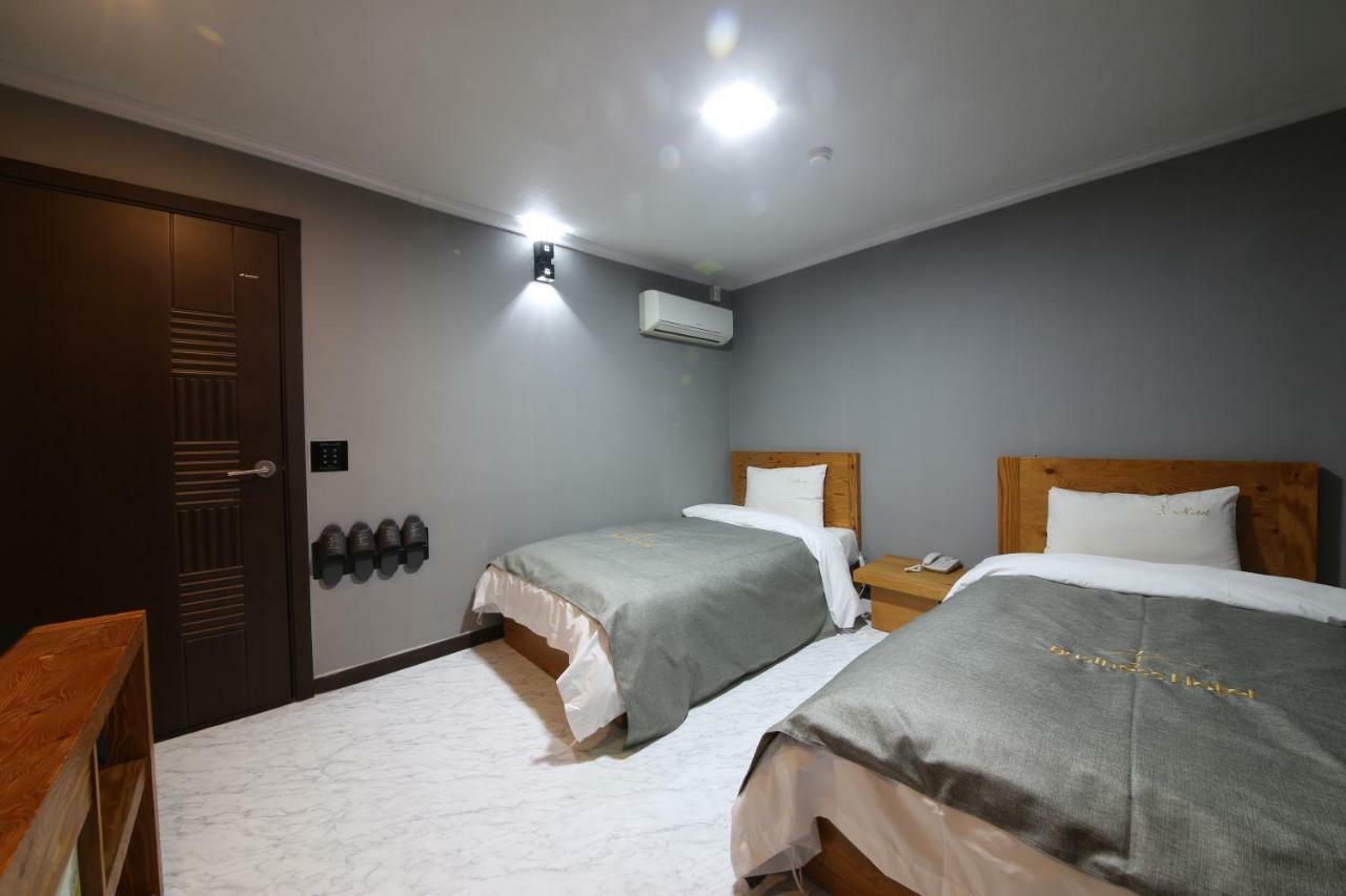 Gung Hotel จอนจู ภายนอก รูปภาพ