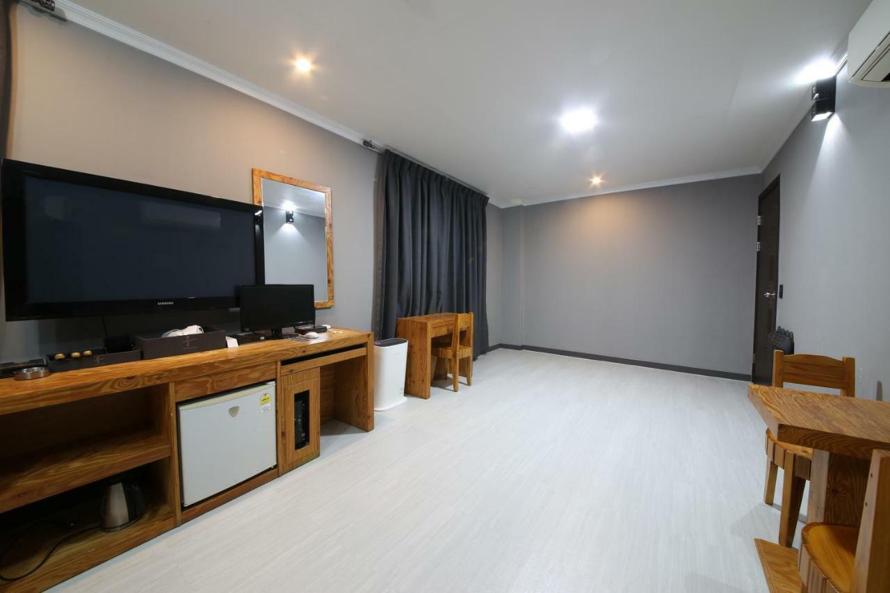 Gung Hotel จอนจู ภายนอก รูปภาพ
