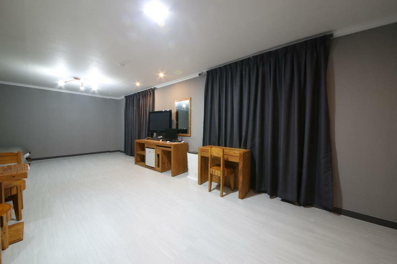 Gung Hotel จอนจู ภายนอก รูปภาพ